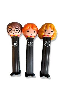 Harry Potter PEZ Candy Dispenser Set Harry, Hermione, Ron Hogwarts Crest WB 2020